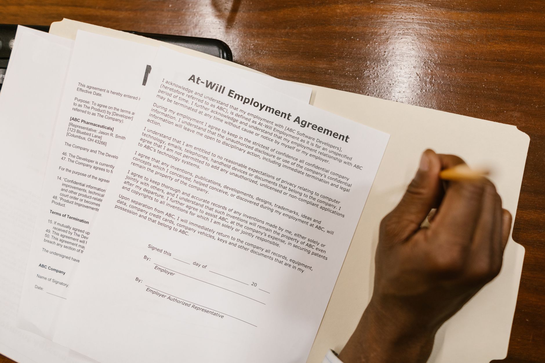 Indemnité de licenciement et tableau légal : à quoi sert vraiment ce barème en droit du travail — documents de licenciement contrat de travail
