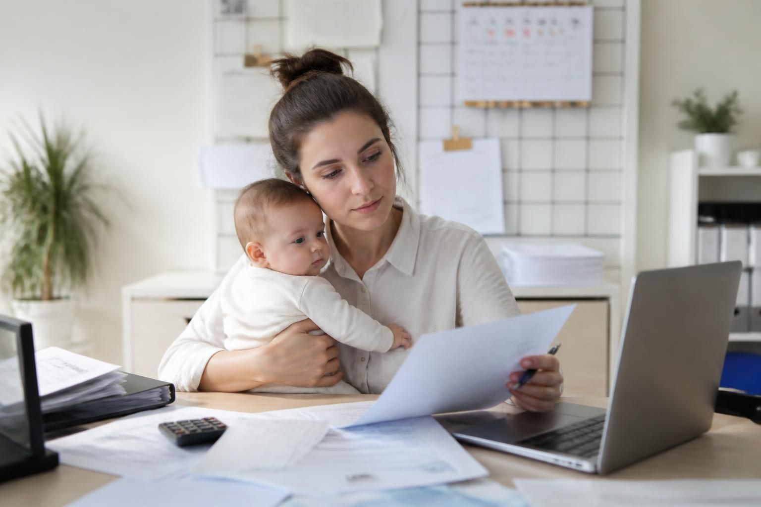découvrez comment le congé maternité affecte vos indemnités de chômage et l'impact sur vos allocations. guide complet pour comprendre vos droits et démarches.